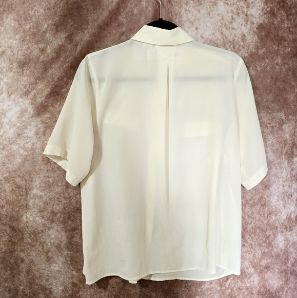 DIVIDENDS Women's Size 10 Cream Short Sleeve Flowy Concealed Buttons Shirt - Picture 2 of 2